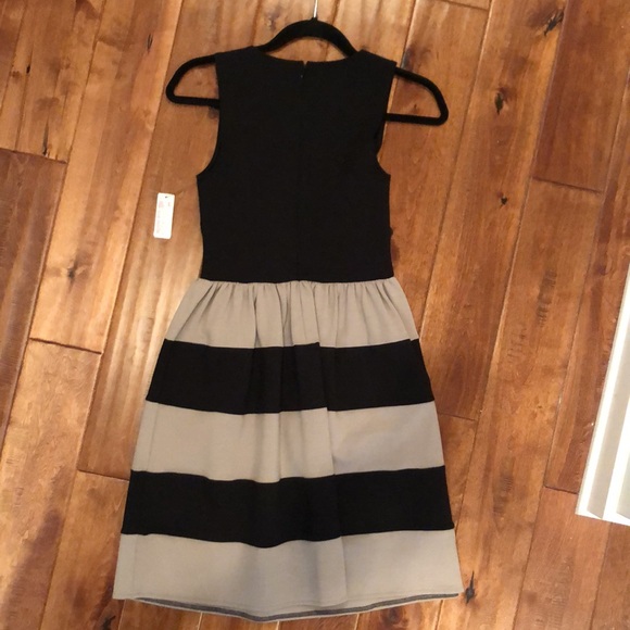 Brand new, tag on Elle Lauri dress - Picture 2 of 2